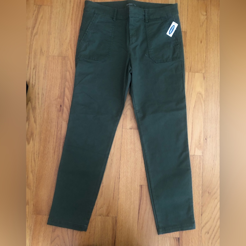 NWT Old Navy Dark Green pixie Pants (last price drop)